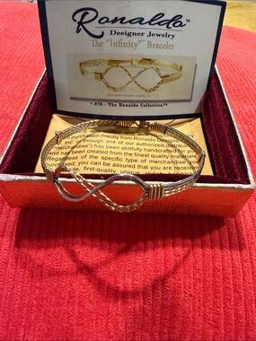 Ronaldo Infinity two-tone Gold Infinity Wire Bracelet 7.5 - Women's Jewelry